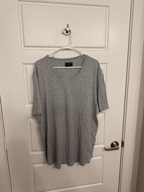 Goodlife Men’s V Neck Tee XL
